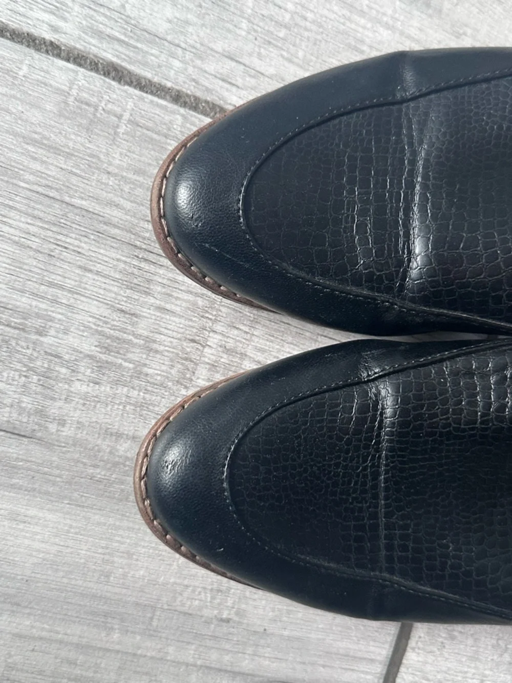 MICHAEL Michael Kors Black Croc-Embossed Leather Slide Mules - Picture 2 of 4